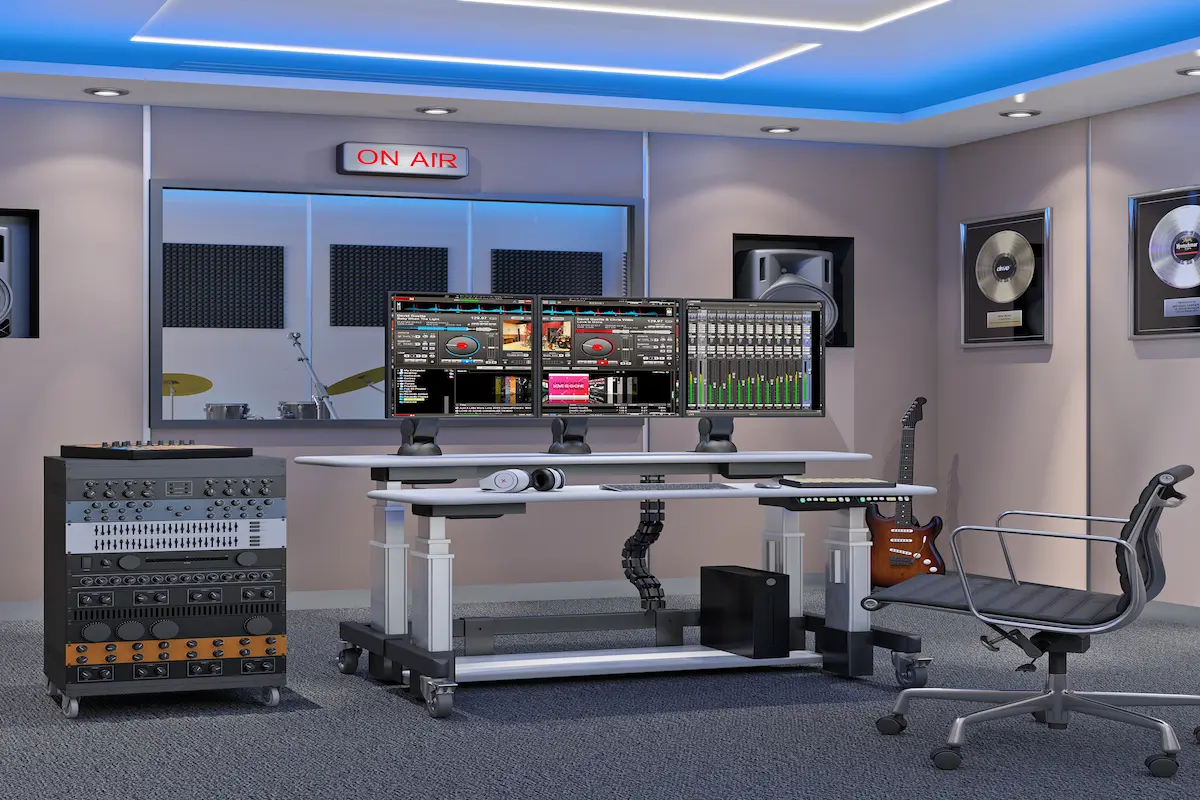 Radiology workstation configurator with multi-monitor diagnostic imaging setup